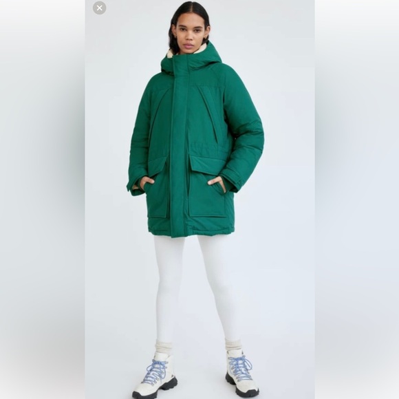 Aritzia TNA Pursuit Parka in Green (Size L) - Picture 3 of 16